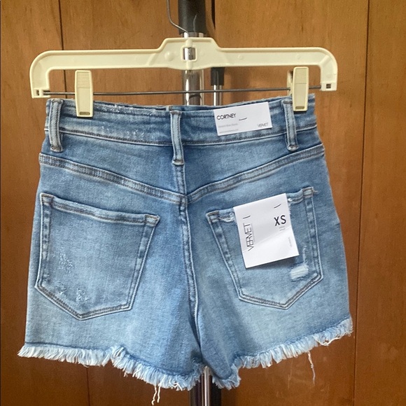Vervet Los Angeles  Women's Cortney Stretch Mom Shorts Size XS NWT - Picture 3 of 11